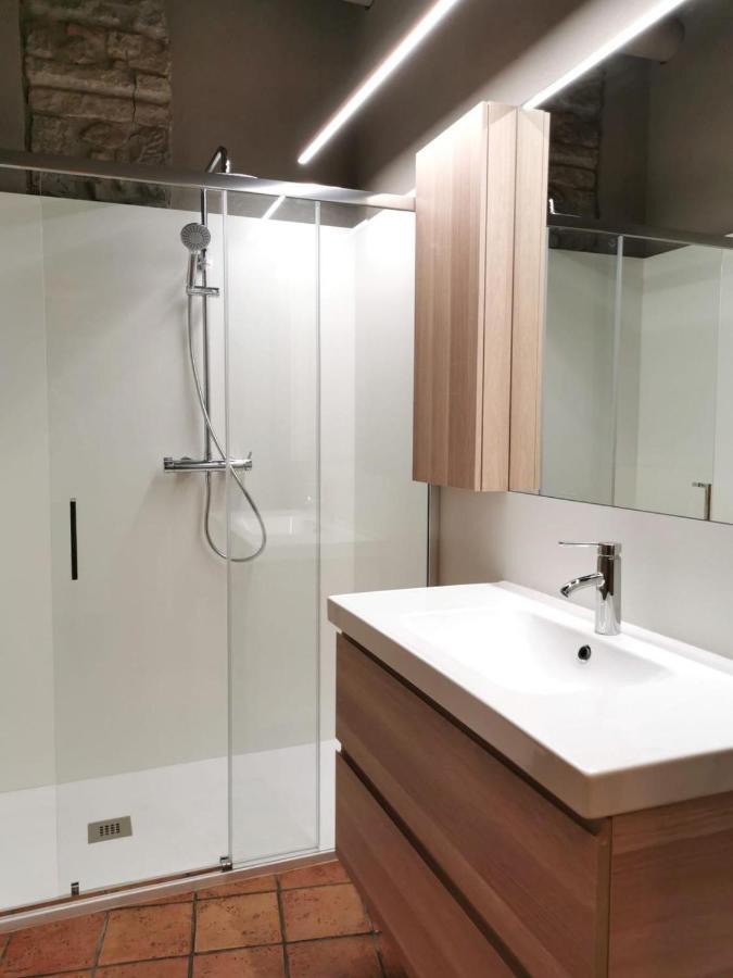 Apartamento Habitació polivalent al centre de Manresa Exterior foto
